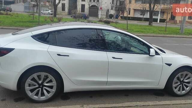 Белый Тесла Модель 3, объемом двигателя 0 л и пробегом 48 тыс. км за 20000 $, фото 3 на Automoto.ua