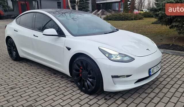 Белый Тесла Модель 3, объемом двигателя 0 л и пробегом 6 тыс. км за 30200 $, фото 1 на Automoto.ua