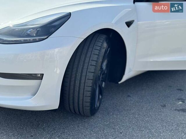 Білий Тесла Модель 3, об'ємом двигуна 0 л та пробігом 32 тис. км за 28000 $, фото 17 на Automoto.ua