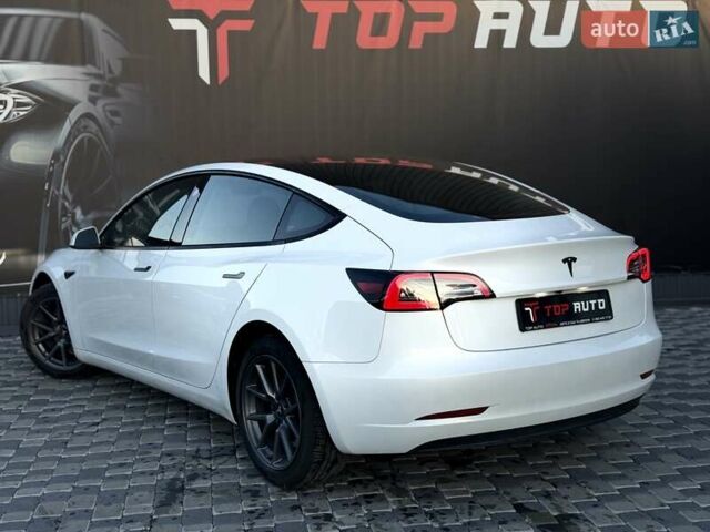 Білий Тесла Модель 3, об'ємом двигуна 0 л та пробігом 67 тис. км за 19999 $, фото 17 на Automoto.ua