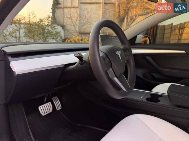 Белый Тесла Модель 3, объемом двигателя 0 л и пробегом 48 тыс. км за 23000 $, фото 15 на Automoto.ua