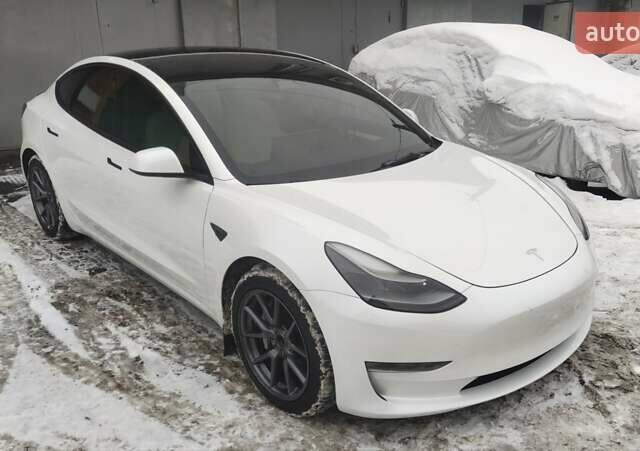 Белый Тесла Модель 3, объемом двигателя 0 л и пробегом 56 тыс. км за 18800 $, фото 11 на Automoto.ua