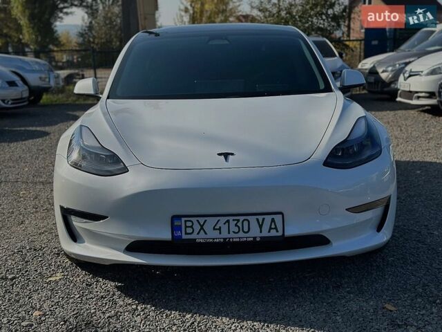 Белый Тесла Модель 3, объемом двигателя 0 л и пробегом 7 тыс. км за 16900 $, фото 2 на Automoto.ua