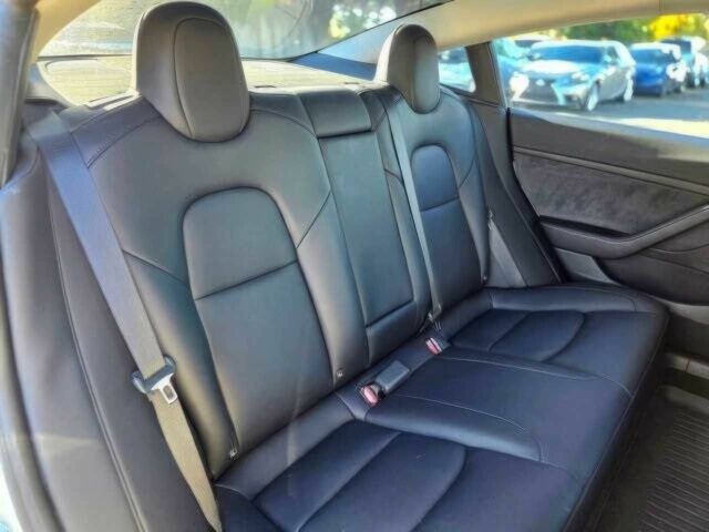 Белый Тесла Модель 3, объемом двигателя 0 л и пробегом 22 тыс. км за 16500 $, фото 12 на Automoto.ua