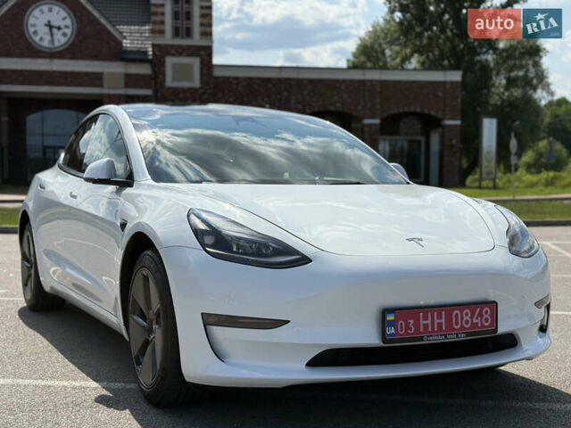 Белый Тесла Модель 3, объемом двигателя 0 л и пробегом 39 тыс. км за 25500 $, фото 1 на Automoto.ua