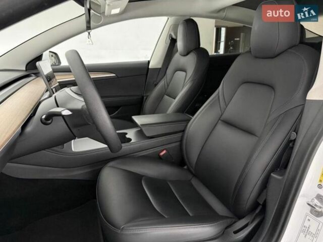 Білий Тесла Модель 3, об'ємом двигуна 0 л та пробігом 26 тис. км за 23499 $, фото 19 на Automoto.ua