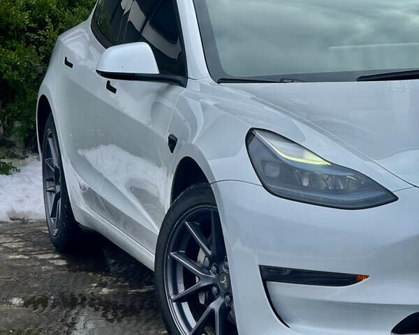 Белый Тесла Модель 3, объемом двигателя 0 л и пробегом 30 тыс. км за 22700 $, фото 19 на Automoto.ua