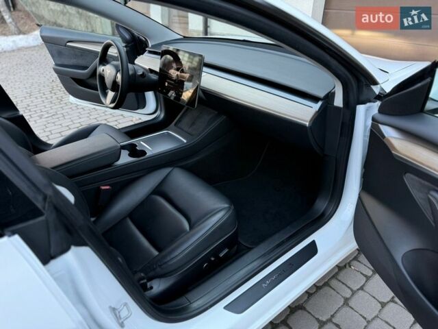 Белый Тесла Модель 3, объемом двигателя 0 л и пробегом 34 тыс. км за 18900 $, фото 28 на Automoto.ua