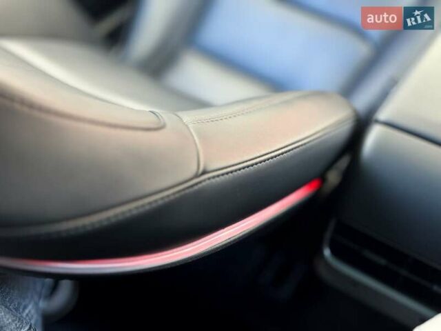 Белый Тесла Модель 3, объемом двигателя 0 л и пробегом 35 тыс. км за 27999 $, фото 25 на Automoto.ua