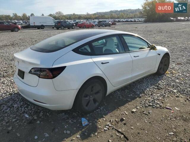 Білий Тесла Модель 3, об'ємом двигуна 0 л та пробігом 122 тис. км за 4600 $, фото 2 на Automoto.ua