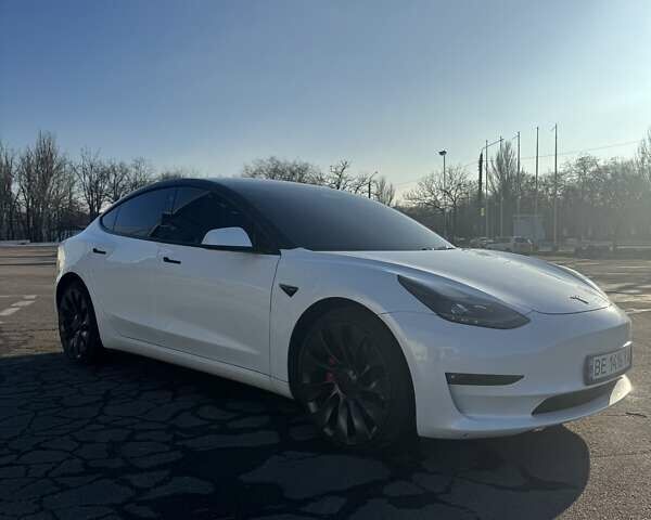 Белый Тесла Модель 3, объемом двигателя 0 л и пробегом 41 тыс. км за 24999 $, фото 5 на Automoto.ua