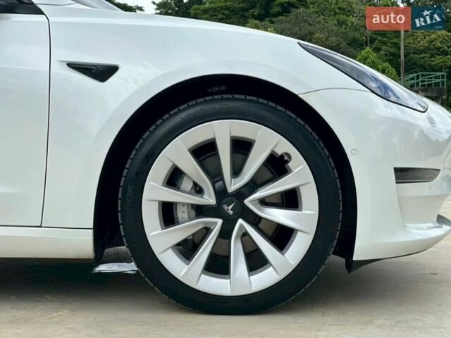 Білий Тесла Модель 3, об'ємом двигуна 0 л та пробігом 26 тис. км за 23499 $, фото 8 на Automoto.ua