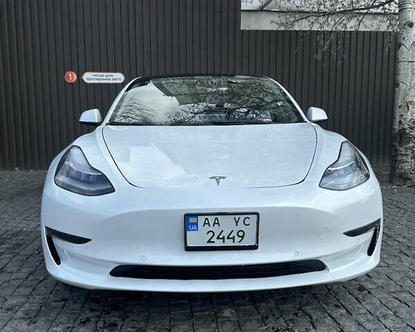 Белый Тесла Модель 3, объемом двигателя 0 л и пробегом 30 тыс. км за 21900 $, фото 6 на Automoto.ua