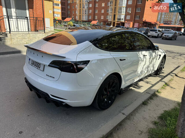 Белый Тесла Модель 3, объемом двигателя 0 л и пробегом 21 тыс. км за 23500 $, фото 2 на Automoto.ua