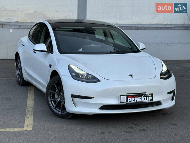 Білий Тесла Модель 3, об'ємом двигуна 0 л та пробігом 3 тис. км за 25799 $, фото 1 на Automoto.ua