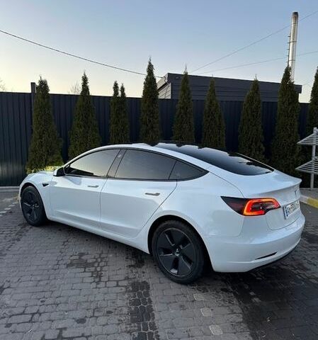 Белый Тесла Модель 3, объемом двигателя 0 л и пробегом 79 тыс. км за 22000 $, фото 2 на Automoto.ua
