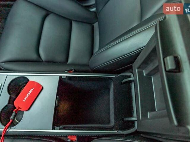 Белый Тесла Модель 3, объемом двигателя 0 л и пробегом 15 тыс. км за 17900 $, фото 11 на Automoto.ua