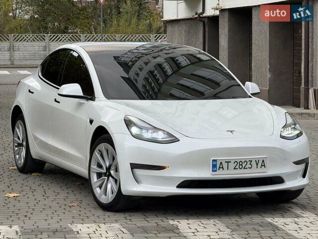 Белый Тесла Модель 3, объемом двигателя 0 л и пробегом 33 тыс. км за 24999 $, фото 8 на Automoto.ua