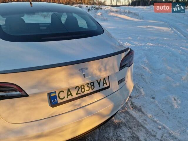 Белый Тесла Модель 3, объемом двигателя 0 л и пробегом 34 тыс. км за 18800 $, фото 5 на Automoto.ua