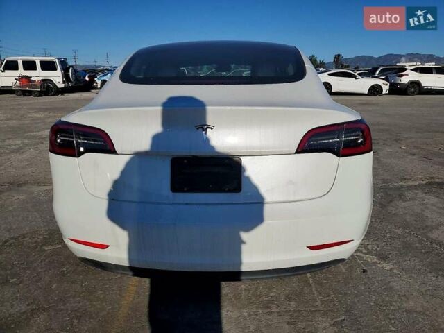Білий Тесла Модель 3, об'ємом двигуна 0 л та пробігом 33 тис. км за 5000 $, фото 5 на Automoto.ua