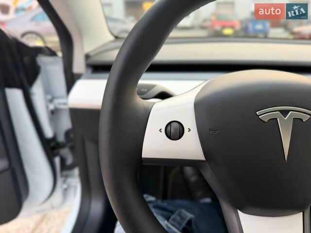 Білий Тесла Модель 3, об'ємом двигуна 0 л та пробігом 5 тис. км за 29900 $, фото 31 на Automoto.ua