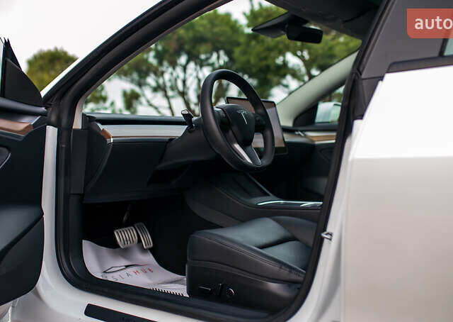 Белый Тесла Модель 3, объемом двигателя 0 л и пробегом 5 тыс. км за 27500 $, фото 56 на Automoto.ua