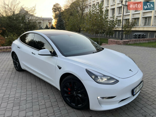 Білий Тесла Модель 3, об'ємом двигуна 0 л та пробігом 38 тис. км за 28000 $, фото 3 на Automoto.ua
