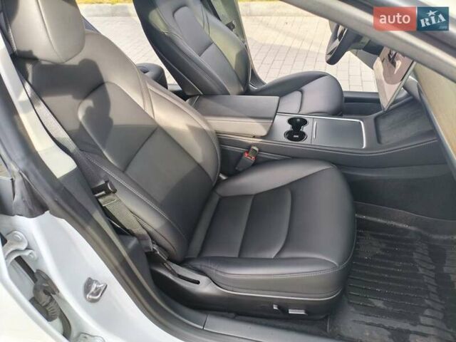 Белый Тесла Модель 3, объемом двигателя 0 л и пробегом 46 тыс. км за 24300 $, фото 12 на Automoto.ua