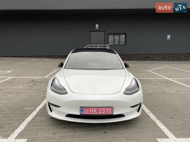Белый Тесла Модель 3, объемом двигателя 0 л и пробегом 35 тыс. км за 26900 $, фото 5 на Automoto.ua