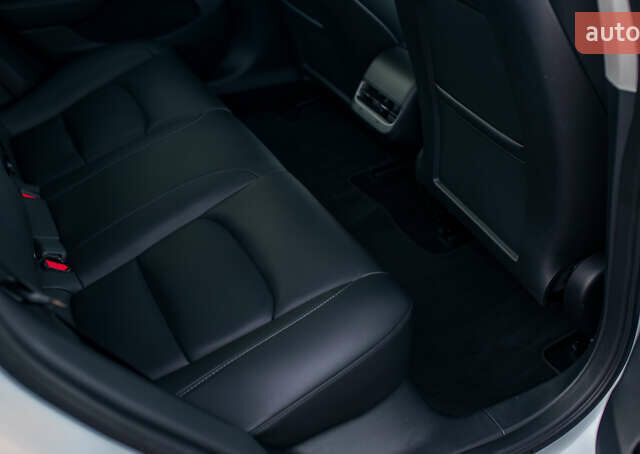 Белый Тесла Модель 3, объемом двигателя 0 л и пробегом 5 тыс. км за 27500 $, фото 33 на Automoto.ua