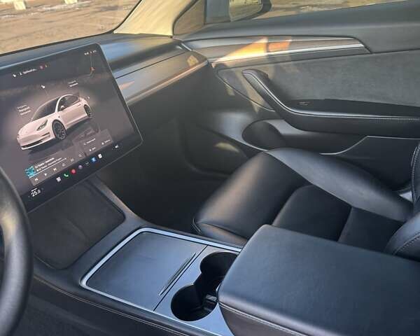 Белый Тесла Модель 3, объемом двигателя 0 л и пробегом 41 тыс. км за 24999 $, фото 11 на Automoto.ua