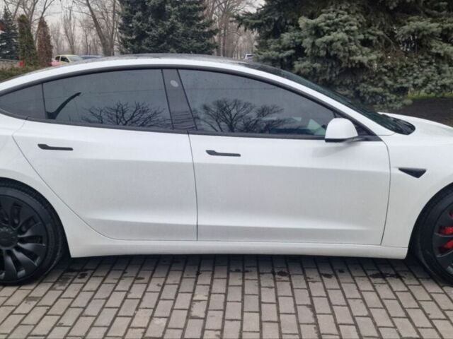 Білий Тесла Модель 3, об'ємом двигуна 0 л та пробігом 16 тис. км за 24000 $, фото 2 на Automoto.ua