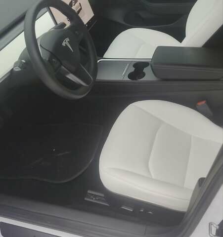 Белый Тесла Модель 3, объемом двигателя 0 л и пробегом 56 тыс. км за 18800 $, фото 8 на Automoto.ua