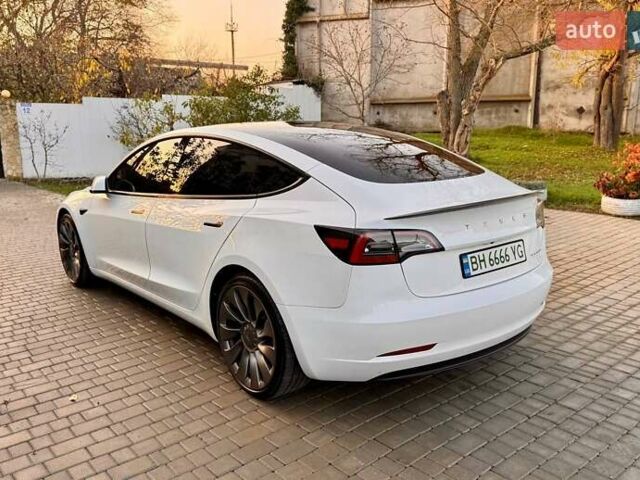 Белый Тесла Модель 3, объемом двигателя 0 л и пробегом 48 тыс. км за 23000 $, фото 1 на Automoto.ua