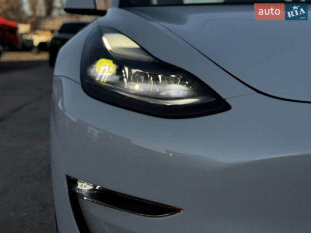 Белый Тесла Модель 3, объемом двигателя 0 л и пробегом 5 тыс. км за 27500 $, фото 8 на Automoto.ua