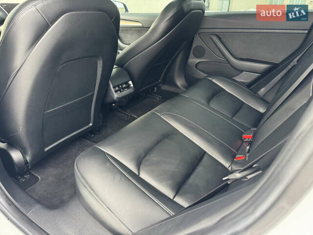 Белый Тесла Модель 3, объемом двигателя 0 л и пробегом 30 тыс. км за 23500 $, фото 42 на Automoto.ua