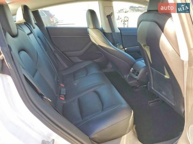 Білий Тесла Модель 3, об'ємом двигуна 0 л та пробігом 33 тис. км за 5000 $, фото 9 на Automoto.ua