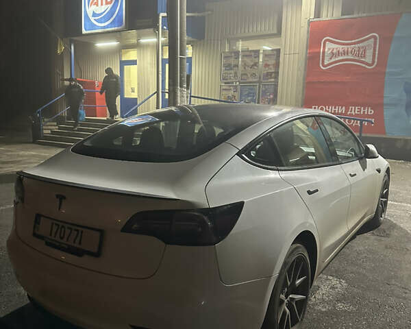 Белый Тесла Модель 3, объемом двигателя 0 л и пробегом 55 тыс. км за 16900 $, фото 1 на Automoto.ua