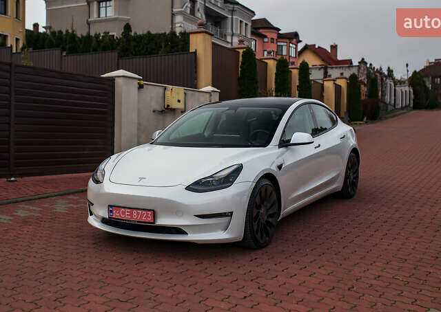 Белый Тесла Модель 3, объемом двигателя 0 л и пробегом 5 тыс. км за 27500 $, фото 5 на Automoto.ua