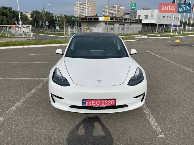 Белый Тесла Модель 3, объемом двигателя 0 л и пробегом 42 тыс. км за 26500 $, фото 2 на Automoto.ua