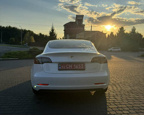 Белый Тесла Модель 3, объемом двигателя 0 л и пробегом 54 тыс. км за 22000 $, фото 8 на Automoto.ua