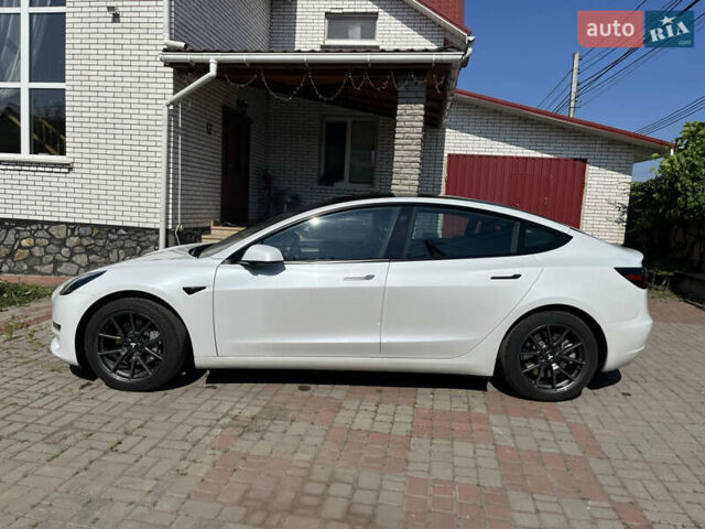 Белый Тесла Модель 3, объемом двигателя 0 л и пробегом 22 тыс. км за 20500 $, фото 3 на Automoto.ua