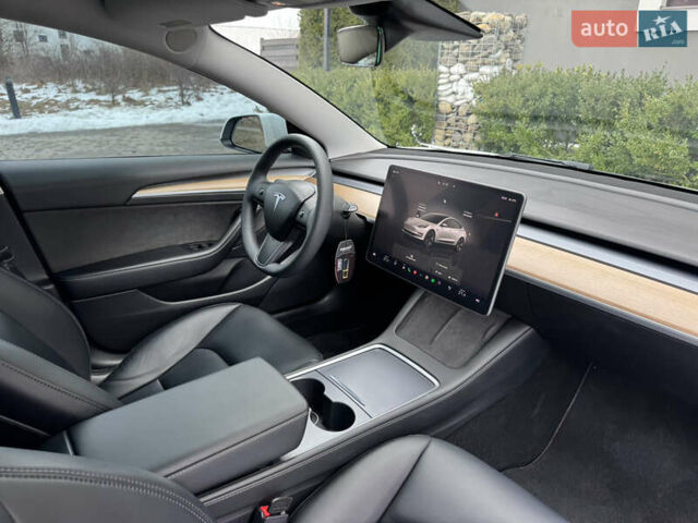 Белый Тесла Модель 3, объемом двигателя 0 л и пробегом 30 тыс. км за 22700 $, фото 38 на Automoto.ua