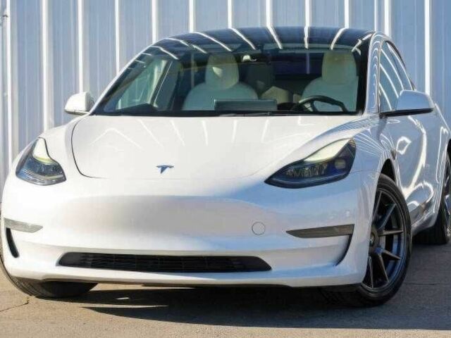 Белый Тесла Модель 3, объемом двигателя 0 л и пробегом 15 тыс. км за 9600 $, фото 2 на Automoto.ua