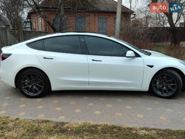 Белый Тесла Модель 3, объемом двигателя 0 л и пробегом 67 тыс. км за 19400 $, фото 5 на Automoto.ua