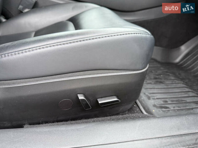 Белый Тесла Модель 3, объемом двигателя 0 л и пробегом 30 тыс. км за 19900 $, фото 56 на Automoto.ua