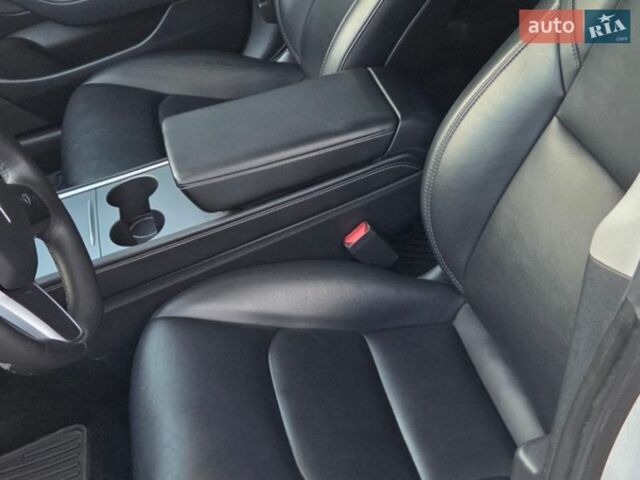 Белый Тесла Модель 3, объемом двигателя 0 л и пробегом 108 тыс. км за 18800 $, фото 14 на Automoto.ua