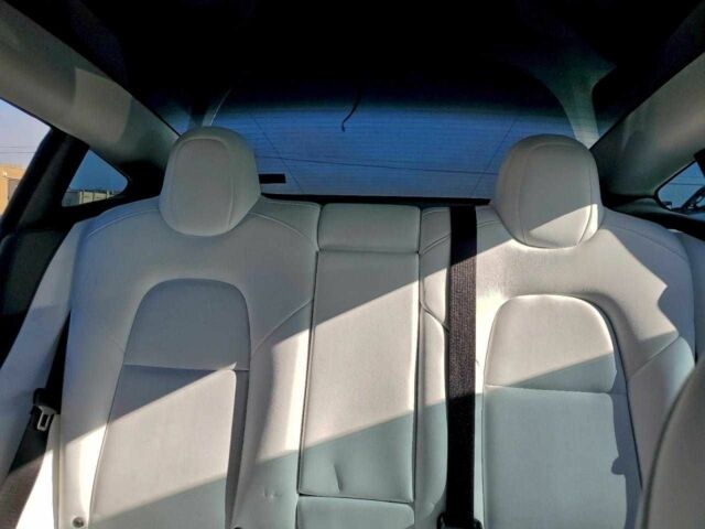 Белый Тесла Модель 3, объемом двигателя 0 л и пробегом 55 тыс. км за 7000 $, фото 9 на Automoto.ua