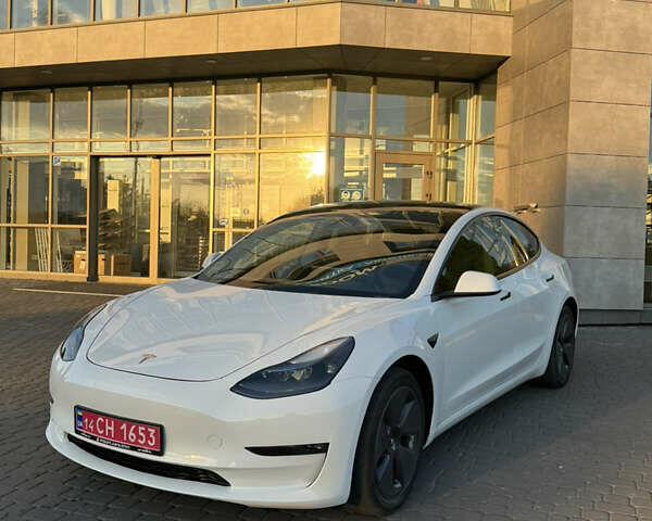 Белый Тесла Модель 3, объемом двигателя 0 л и пробегом 54 тыс. км за 22000 $, фото 21 на Automoto.ua