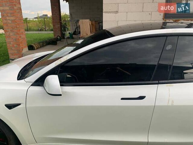 Білий Тесла Модель 3, об'ємом двигуна 0 л та пробігом 72 тис. км за 23500 $, фото 3 на Automoto.ua